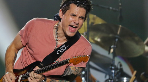 Me chama de guitarra e ... deixa pra lá, eu namoro. 